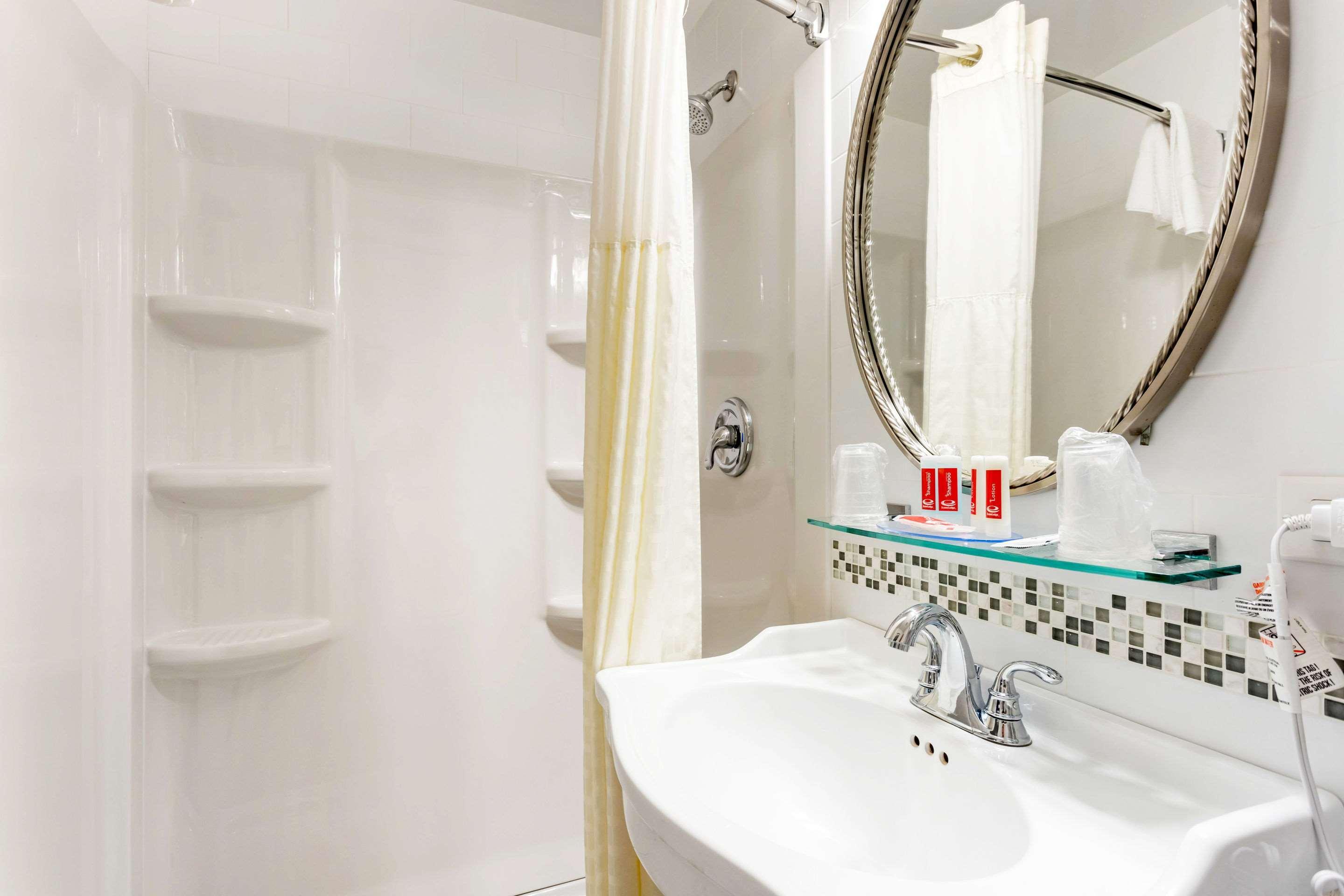 Econo Lodge Гіксвілл Екстер'єр фото